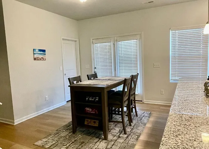 Luxury Living! Peaceful,comfort And Spacious