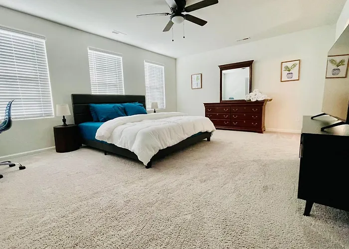 Luxury Living! Peaceful,comfort And Spacious Holiday home