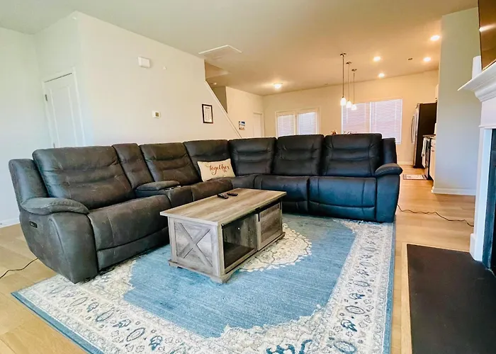 Luxury Living! Peaceful,comfort And Spacious Holiday home *