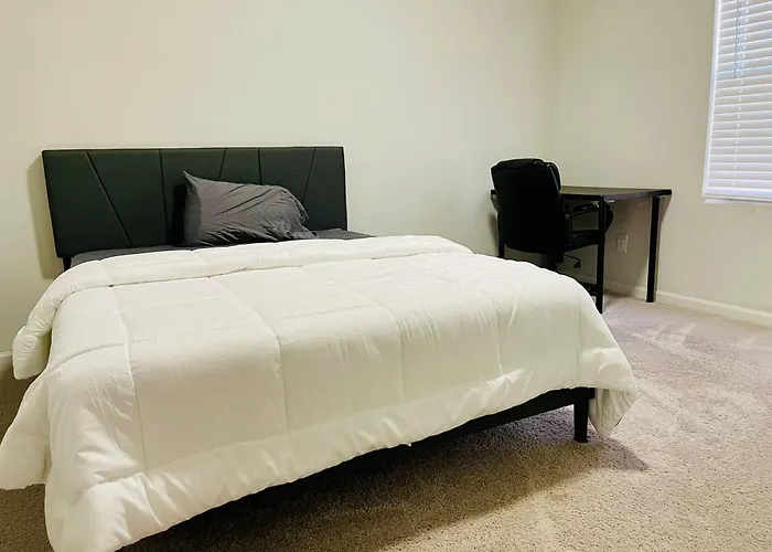 Holiday home Luxury Living! Peaceful,comfort And Spacious *