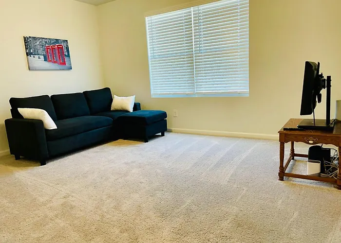 Luxury Living! Peaceful,comfort And Spacious *