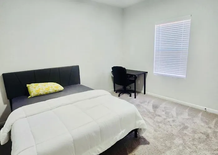 Holiday home Luxury Living! Peaceful,comfort And Spacious *