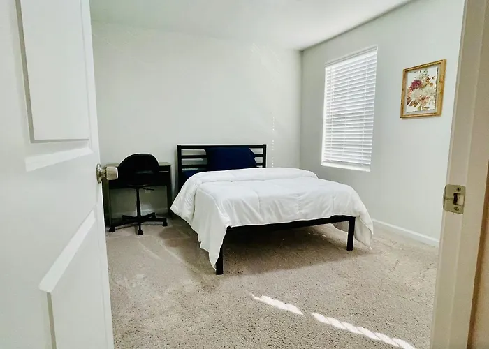 Luxury Living! Peaceful,comfort And Spacious Holiday home *