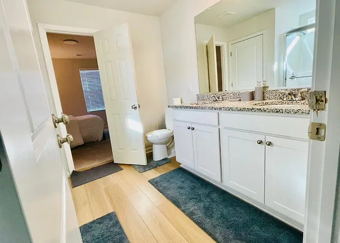 Luxury Living! Peaceful,comfort And Spacious *