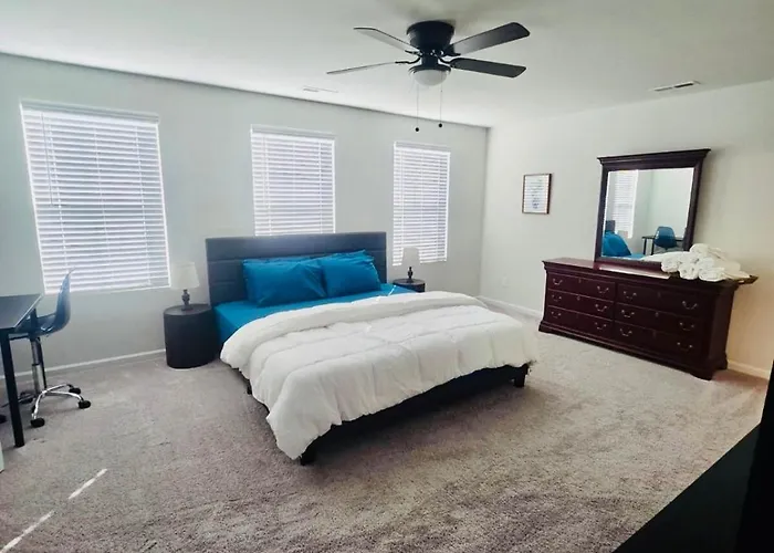 Luxury Living! Peaceful,comfort And Spacious Holiday home