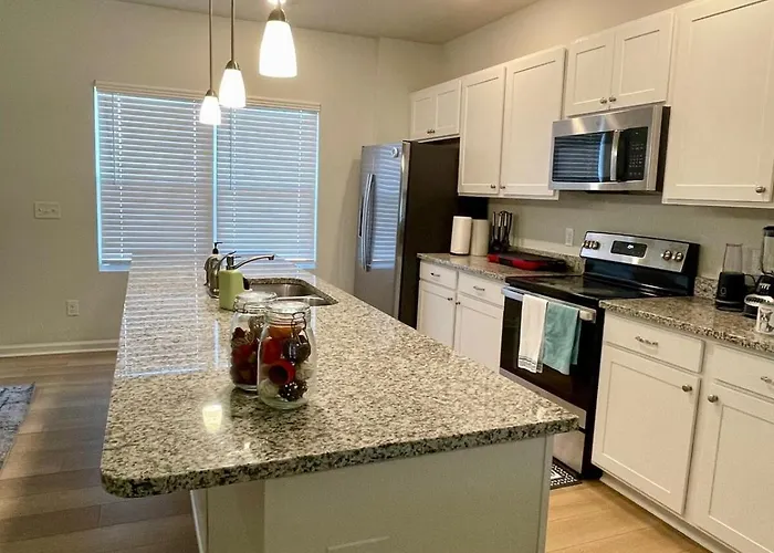 Holiday home Luxury Living! Peaceful,comfort And Spacious *