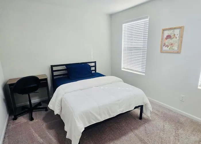 Luxury Living! Peaceful,comfort And Spacious Holiday home Winston-Salem