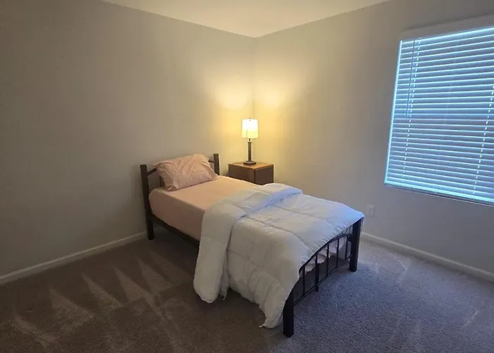 Holiday home Luxury Living! Peaceful,comfort And Spacious *