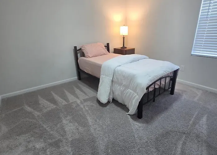 Luxury Living! Peaceful,comfort And Spacious Holiday home